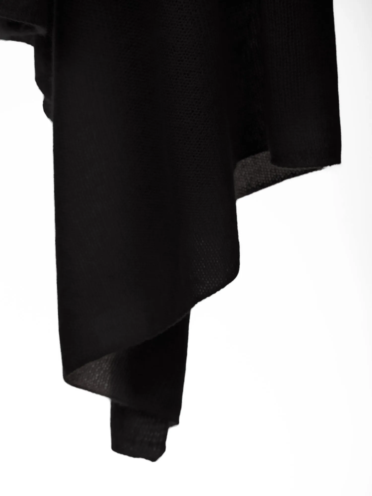 Airy cashmere scarf "Flow" - black
