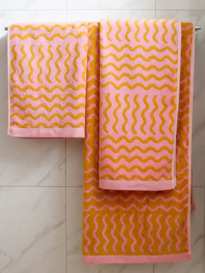 Mosey Me Ripple Bath Towel
