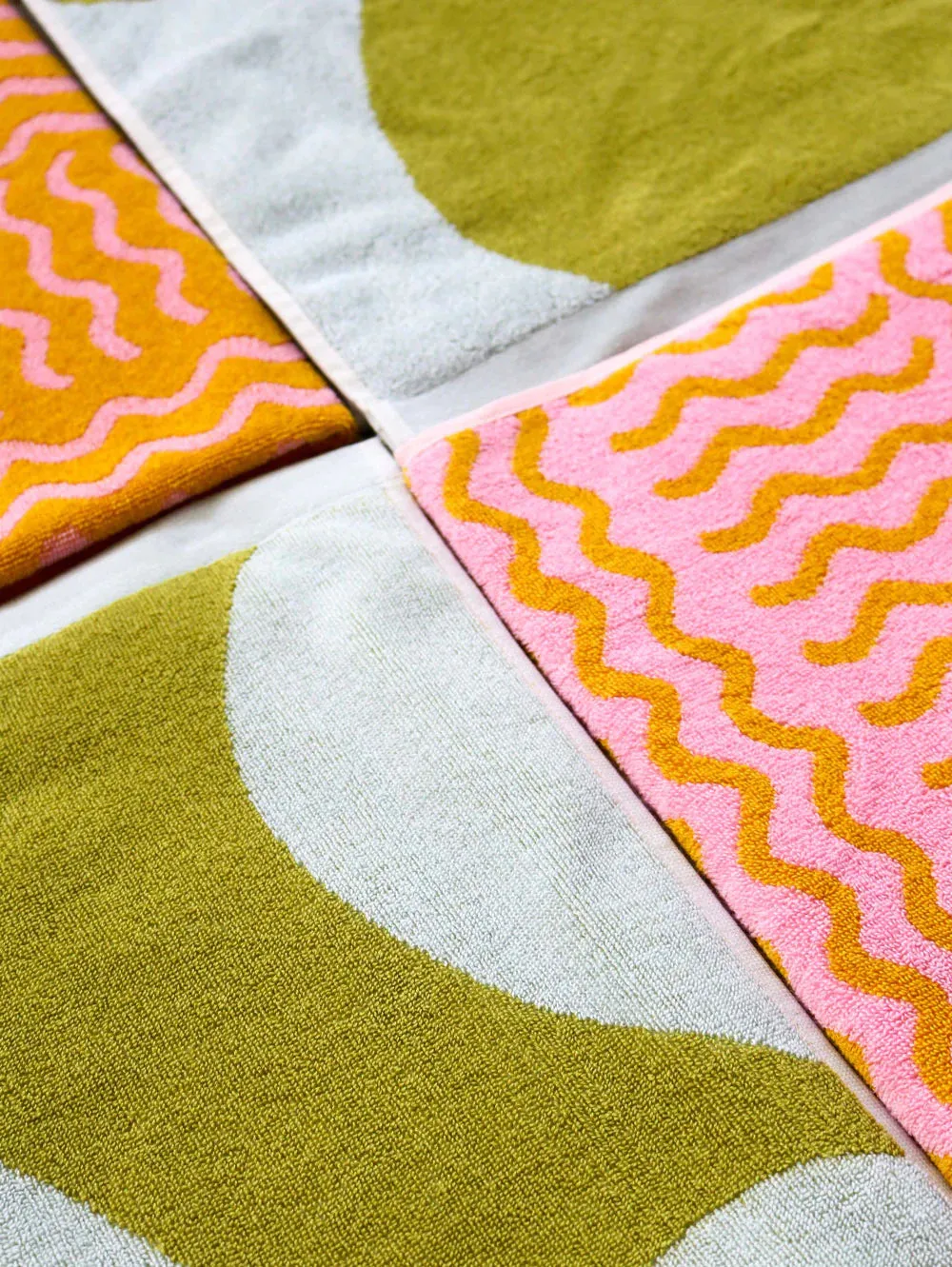 Mosey Me Ripple Bath Towel